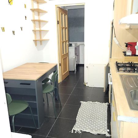 Appartement Style Haussmannien 1 Bedroom Brussel Bagian luar foto