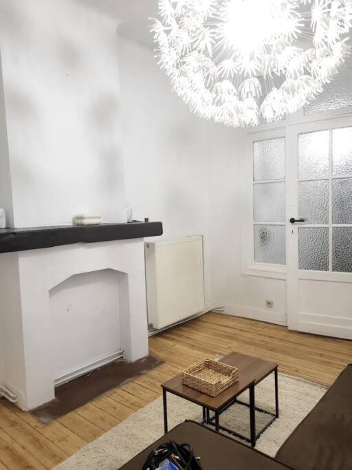 Appartement Style Haussmannien 1 Bedroom Brussel Bagian luar foto